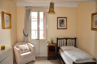 Qlistings - Tastefully Renovated Village House With 4 Bedrooms And A Sunny Roof Terrace With Nice Views. Property Image