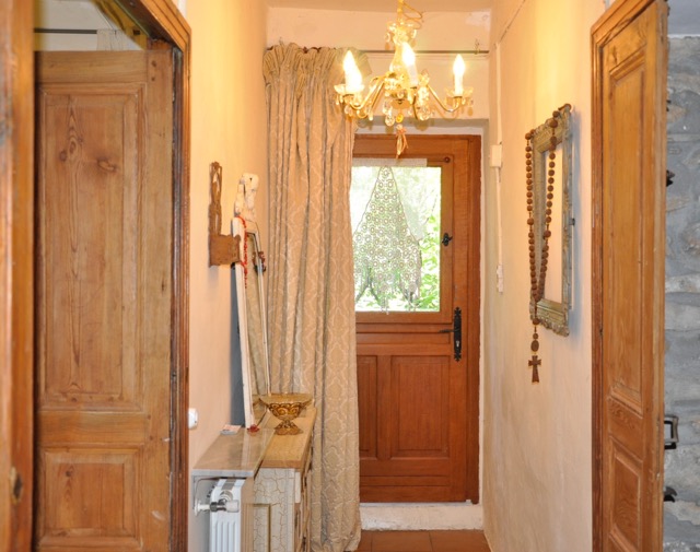 Qlistings - Pretty Stone House With 3 Bedrooms, Workshop, Cellars, Terrace And Courtyard. Charming Property Image