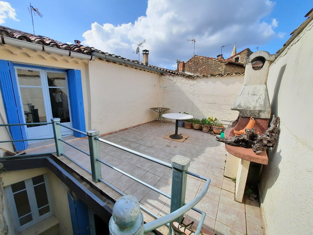 Qlistings - Pretty Village House With 113 M2 Of Living Space, Terrace And Independent Studio/workshop. Property Image