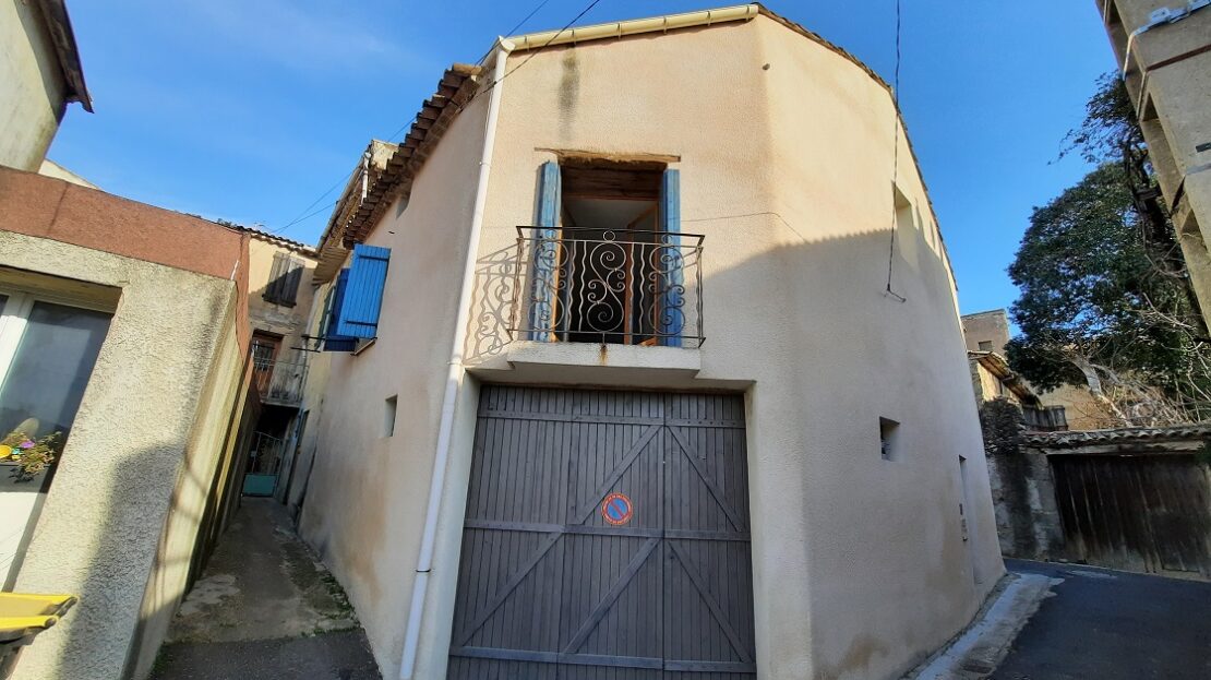 Qlistings - Pretty Village House Divided Into 2 Apartments, Terrace And Large Garage Just 15 Minutes From Beziers. Property Image