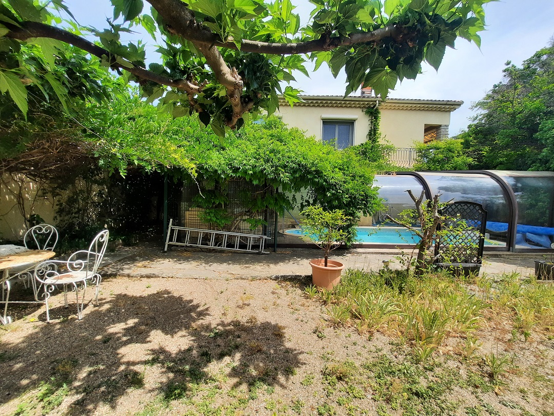 Qlistings Town House With 126 M2 Of Living Space, Possibility Of 2 Apartments And With Heated Pool. image 7