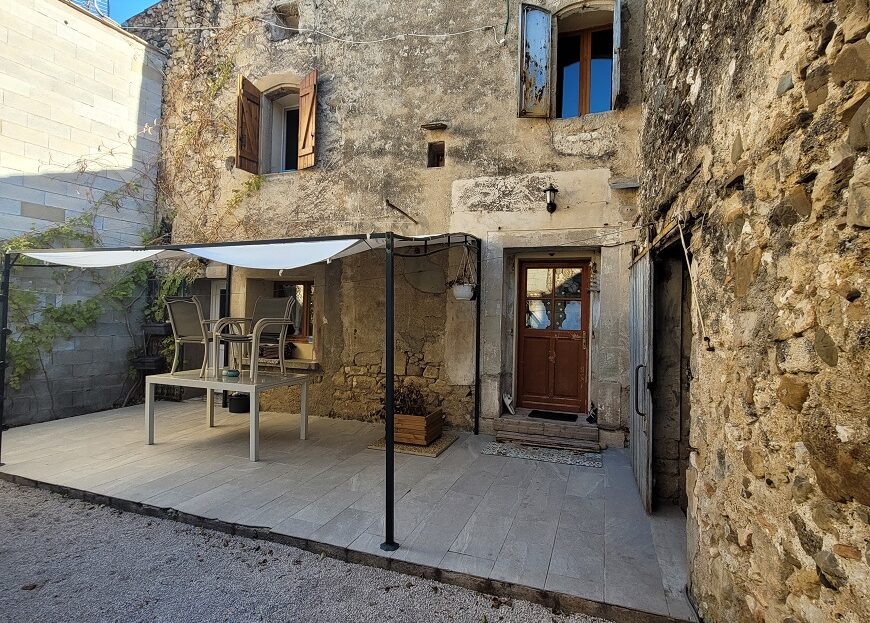 Stone Village House With 130 M2 Of Living Space And 150 M2 Courtyard. Interesting Investment