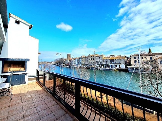 Entirely Renovated Town House With Garage, 2 Terraces, Courtyard, Lots Of Charm And Views On The River