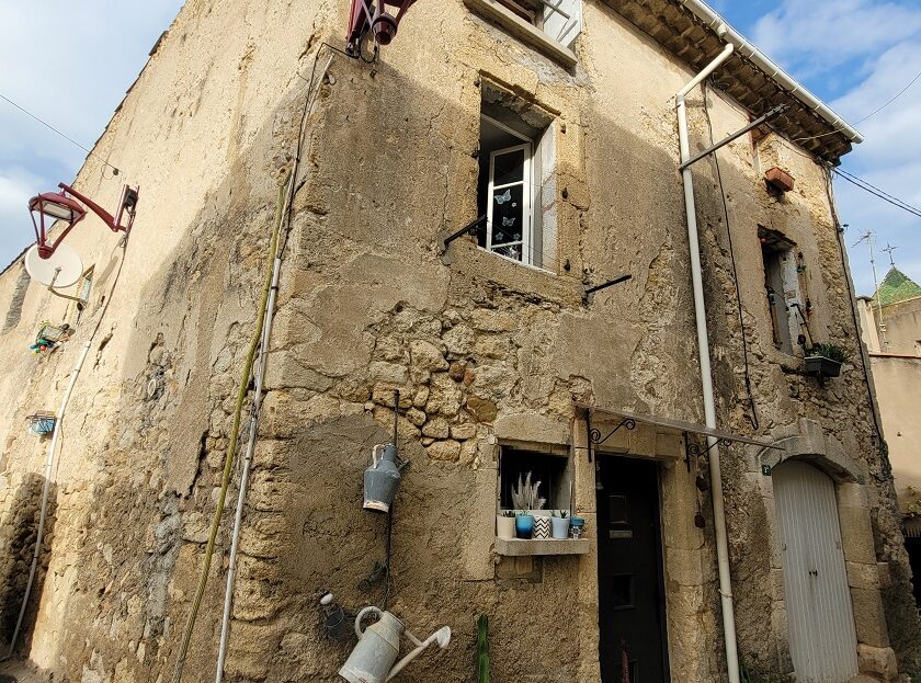 House in Autignac - view 1